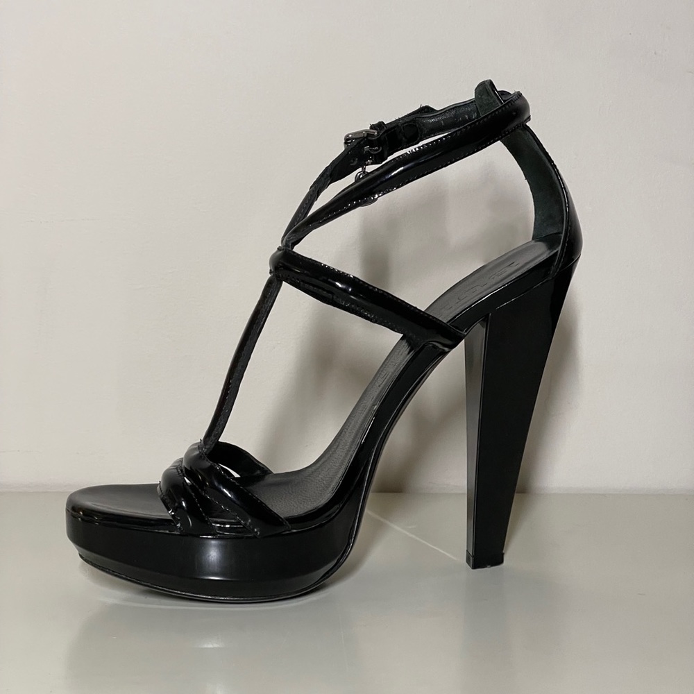 Burberry Heels - Picture 5 of 6